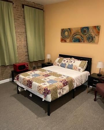 Hotel Bnb 2 シカゴ エクステリア 写真